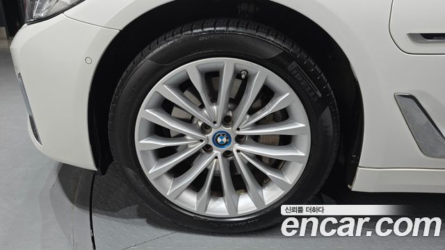 BMW 5-Series 530e Luxury