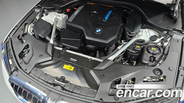 BMW 5-Series 530e Luxury