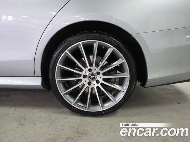 Mercedes-Benz E-Class E350 4MATIC AMG Line