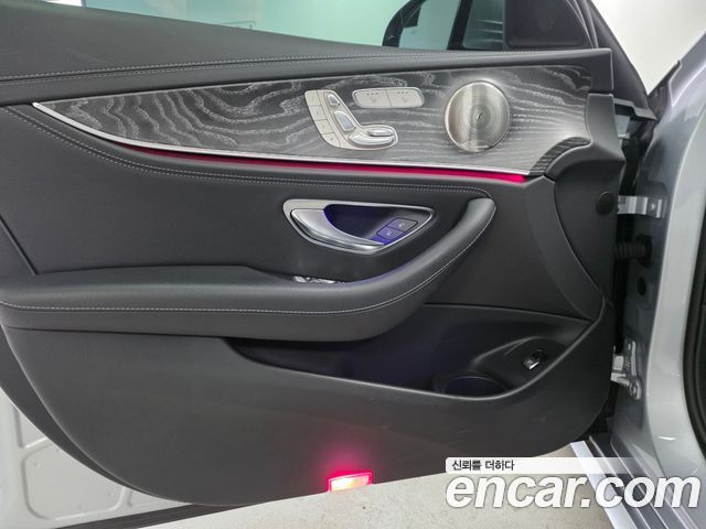 Mercedes-Benz E-Class E350 4MATIC AMG Line
