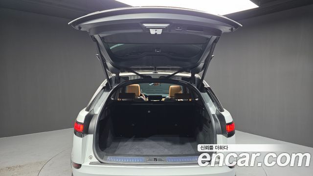 Land Rover Range Rover Velar 3.0 D300 R-Dynamic HSE