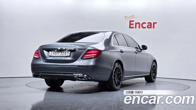 Mercedes-Benz E-Class E220d Avantgarde
