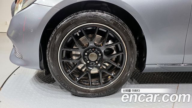 Mercedes-Benz E-Class E220d Avantgarde
