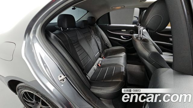 Mercedes-Benz E-Class E220d Avantgarde