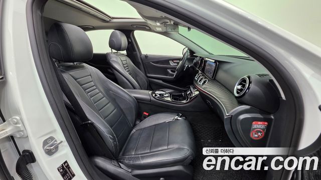 Mercedes-Benz E-Class E220d 4MATIC Avantgarde