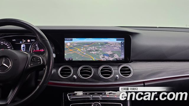 Mercedes-Benz E-Class E220d 4MATIC Avantgarde