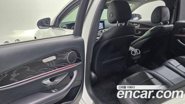 Mercedes-Benz E-Class E220d 4MATIC Avantgarde