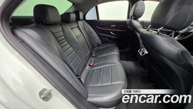Mercedes-Benz E-Class E220d 4MATIC Avantgarde