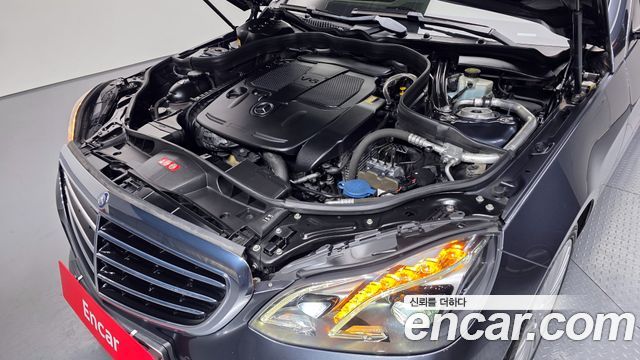 Mercedes-Benz E-Class E300 Elegance