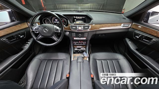 Mercedes-Benz E-Class E300 Elegance