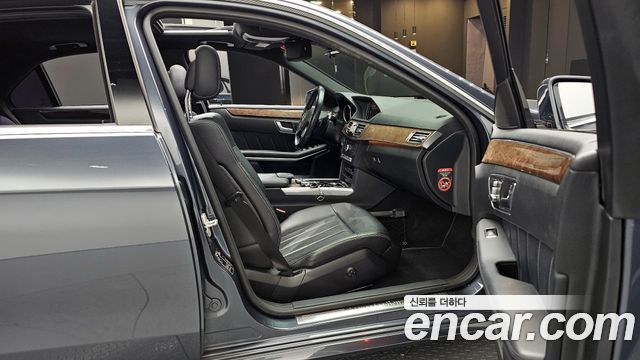 Mercedes-Benz E-Class E300 Elegance