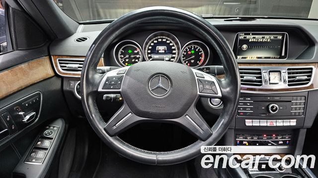 Mercedes-Benz E-Class E300 Elegance