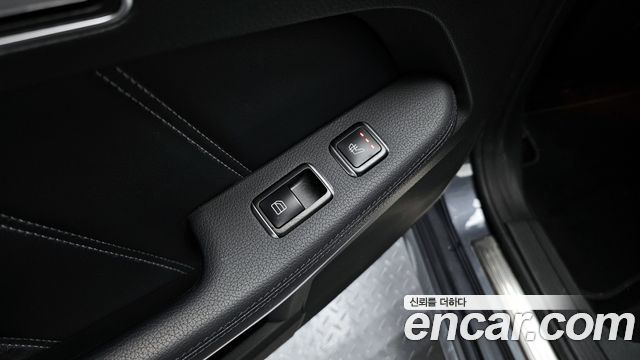 Mercedes-Benz E-Class E300 Elegance