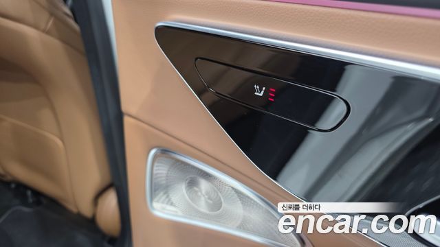 Mercedes-Benz E-Class E300 4MATIC AMG Line