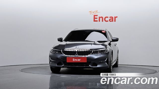 BMW 3-Series 320i Touring Luxury