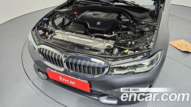 BMW 3-Series 320i Touring Luxury