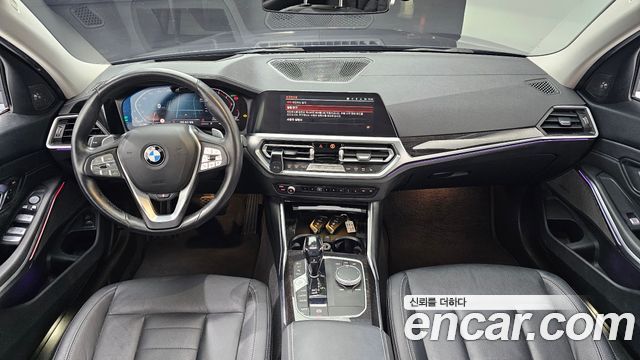BMW 3-Series 320i Touring Luxury