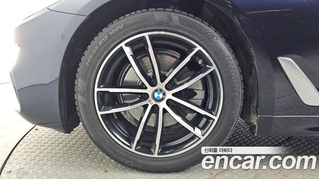 BMW 5-Series 520d M Sport Package Plus