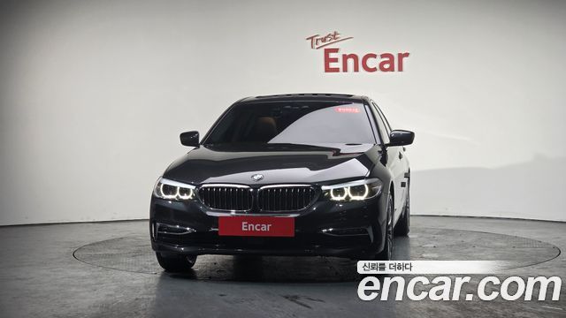 BMW 5-Series 520i Luxury