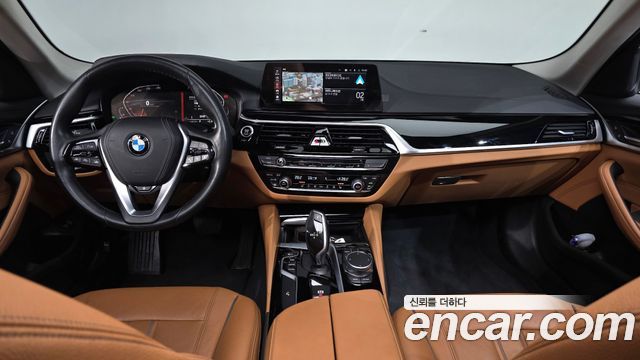 BMW 5-Series 520i Luxury