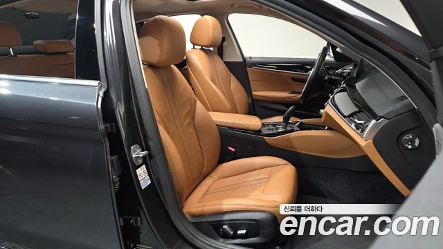 BMW 5-Series 520i Luxury