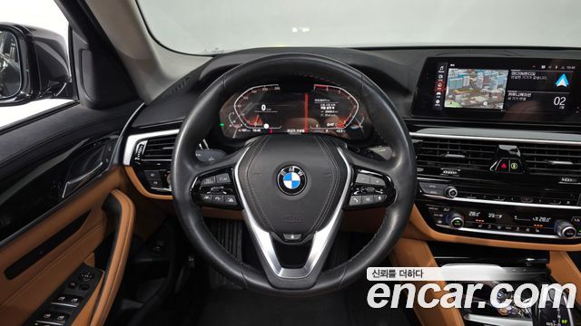 BMW 5-Series 520i Luxury