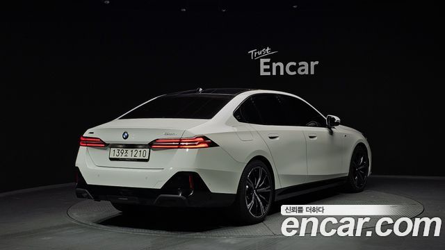 BMW 5-Series 530i xDrive M Sport