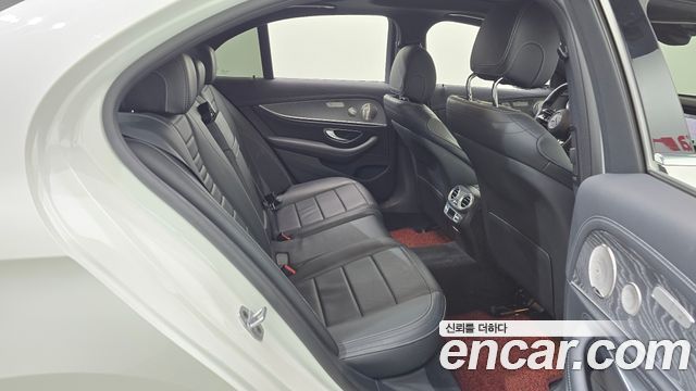 Mercedes-Benz E-Class E350 4MATIC AMG Line