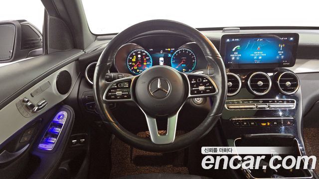 Mercedes-Benz GLC-Class GLC300e 4MATIC