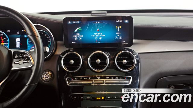 Mercedes-Benz GLC-Class GLC300e 4MATIC
