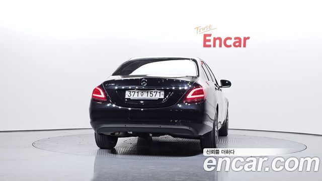 Mercedes-Benz C-Class C200