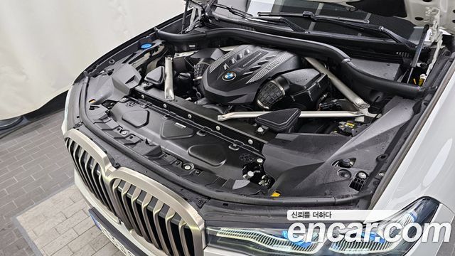 BMW X7 M50i 6STR