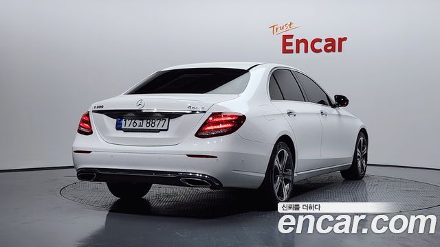 Mercedes-Benz E-Class E300 4MATIC Avnatgarde