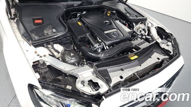 Mercedes-Benz E-Class E300 4MATIC Avnatgarde