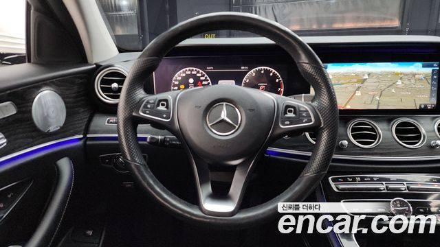 Mercedes-Benz E-Class E300 4MATIC Avnatgarde
