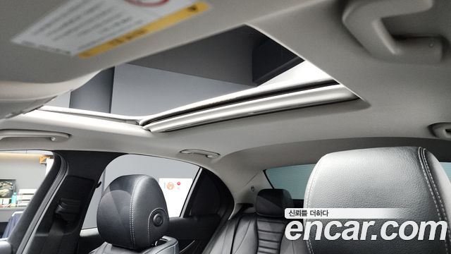 Mercedes-Benz E-Class E300 4MATIC Avnatgarde