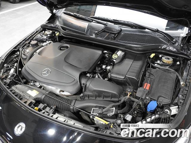 Mercedes-Benz CLA-Class CLA250 4MATIC