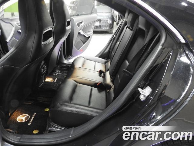 Mercedes-Benz CLA-Class CLA250 4MATIC