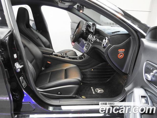 Mercedes-Benz CLA-Class CLA250 4MATIC