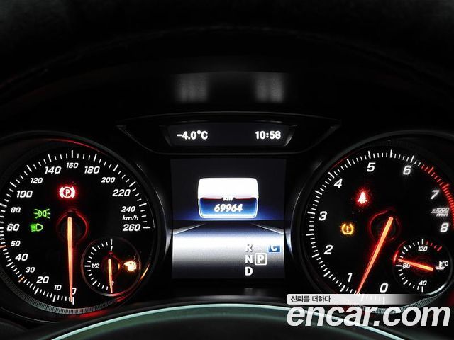 Mercedes-Benz CLA-Class CLA250 4MATIC