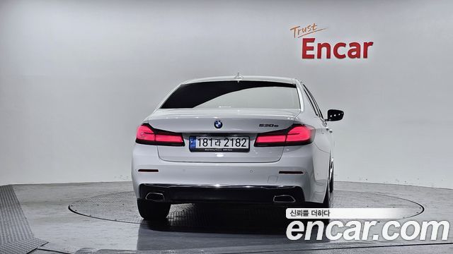 BMW 5-Series 530e Luxury
