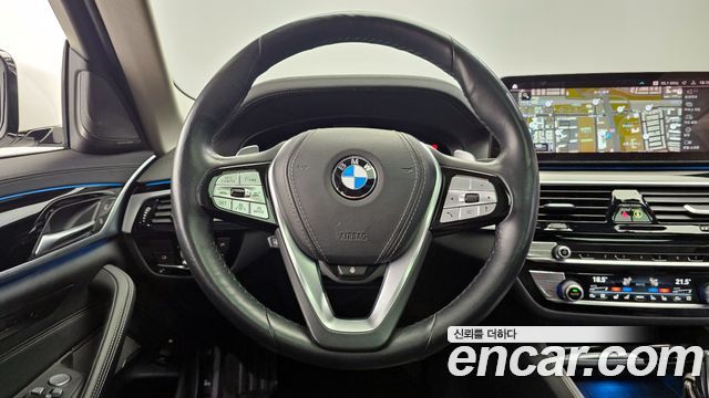 BMW 5-Series 530e Luxury