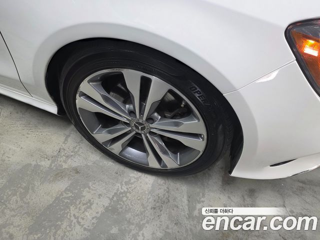 Mercedes-Benz CLA-Class CLA250 4MATIC
