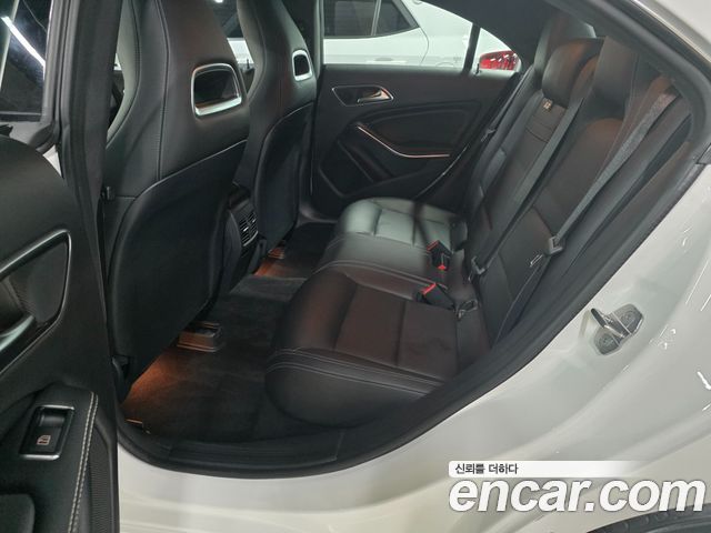 Mercedes-Benz CLA-Class CLA250 4MATIC