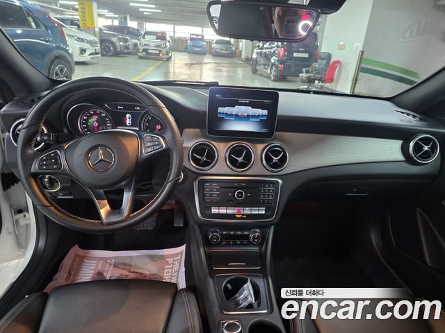 Mercedes-Benz CLA-Class CLA250 4MATIC