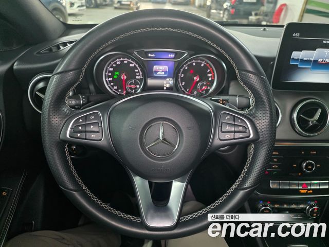 Mercedes-Benz CLA-Class CLA250 4MATIC