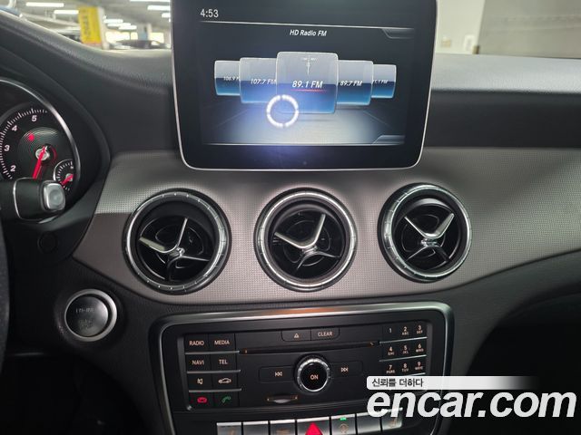Mercedes-Benz CLA-Class CLA250 4MATIC