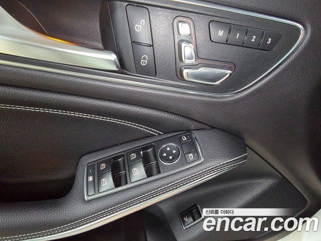 Mercedes-Benz CLA-Class CLA250 4MATIC