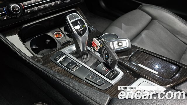 BMW 5-Series 528i Luxury Plus