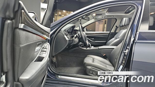 BMW 5-Series 528i Luxury Plus
